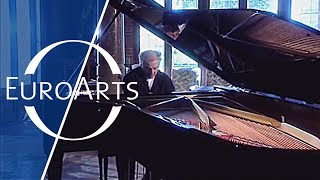 Miniatura de vídeo de "Daniel Barenboim: Debussy - Des pas sur la neige (Préludes - Book I)"