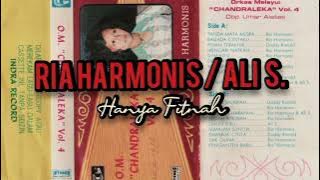 Ria Harmonis / Ali S. - Hanya Fitnah { Best Audio }