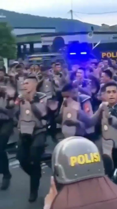 polisi Beraksi walau panas terik matahari