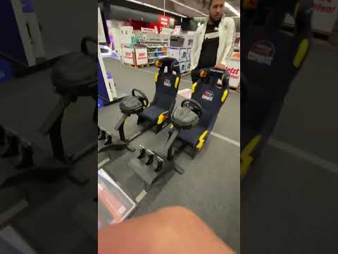 الكرسي تبع سباق سيارات مع شاشة بلازما ما علامة  تقول شي جميل جدا مع فرامل ودع سات شي