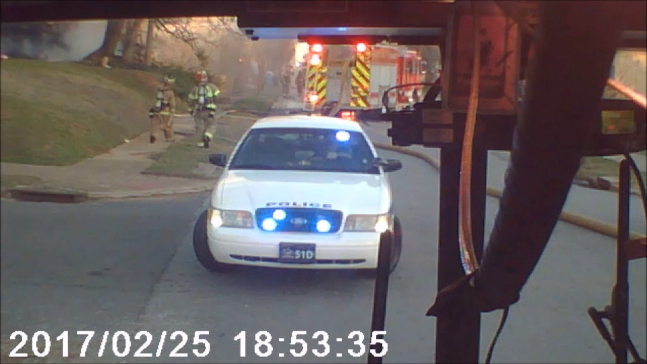 Engine 473 responding mutual working structure fire - YouTube