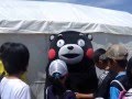 出待ち中のくまモンたち 子どもたちにいじられまくる