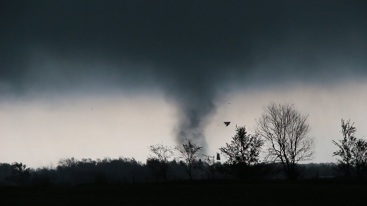 27 reported tornadoes rip through Iowa