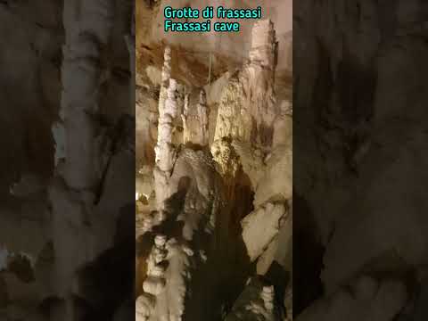 Video: Marche, İtaliyada Grotte di Frasassi Mağaraları