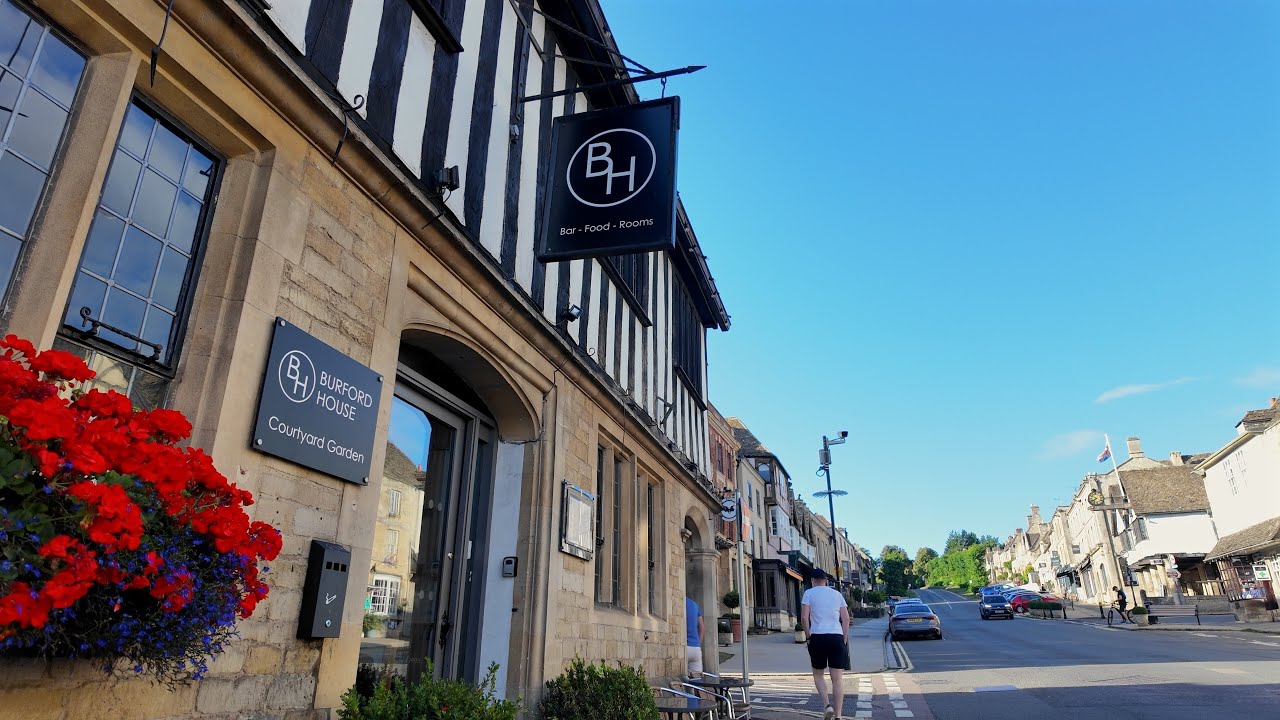 Walking Through Burford – The Most Beautiful Cotswold Village? 🌿 Hidden England