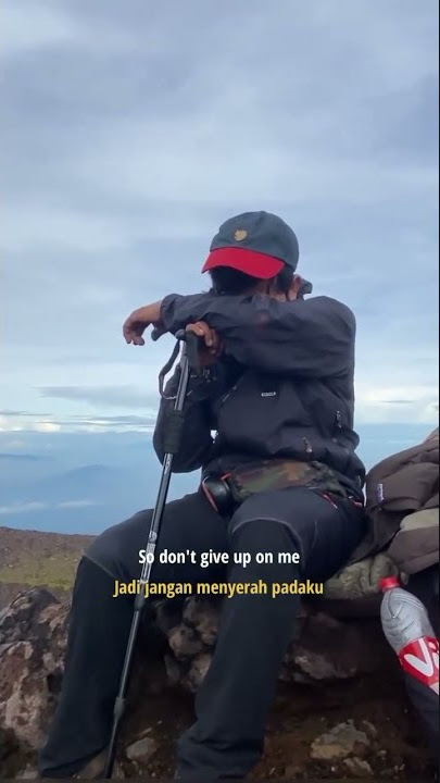 TANGIS HARU SEORANG PENDAKI GUNUNG BISA SAMPAI PUNCAK GN SLAMET YANG #shorts
