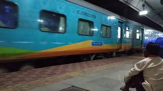 22139/ Pune - Ajni Humsafar Express