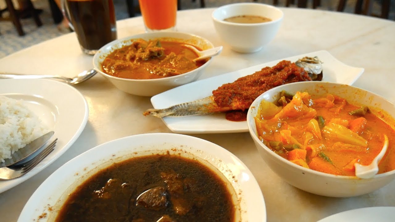 Delicious MELAKA NYONYA FOOD + NYONYA KUIH | Food and Travel Channel | Melaka, Malaysia | Chasing a Plate - Thomas & Sheena