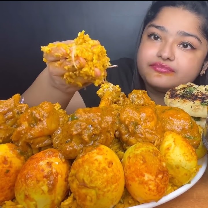 ASMR: EATING SPICY CHICKEN CURRY🔥 EGG BIRYANI || #shorts #mukbangn#asmreating #mukbangasmr #asmr