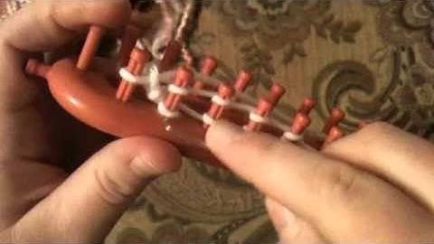 Loom Knitting 101 Lesson 6: The E Wrap