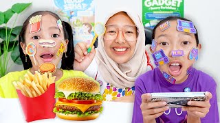 Download Lagu KEYSHA DAN SHEENA BERPURA-PURA TERKENA CACAR STICKER - BELAJAR KEBIASAAN BAIK DAN MAKANAN SEHAT MP3