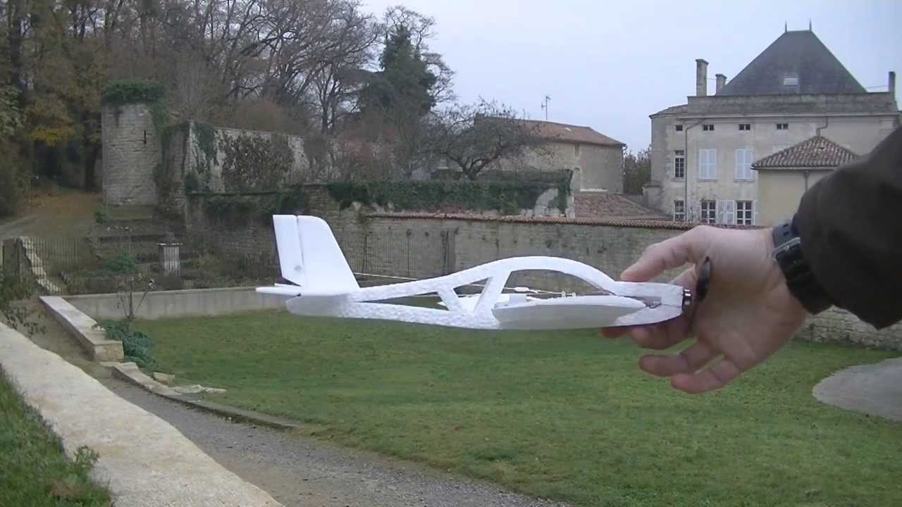 Avion RC "MicroStyle" découpé avec la MiniCut2d YouTube