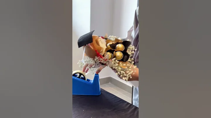 Graduation bouquet for you! 🎓 #florist #tutorials #ytshorts #ytviral #gift #hyzuflorist