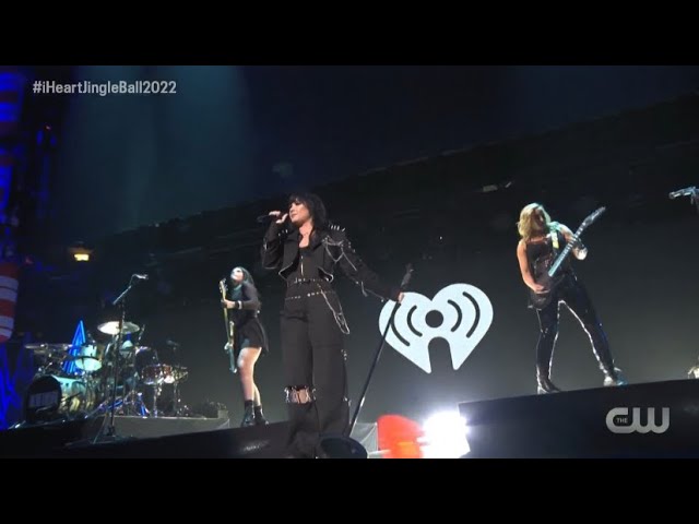 Demi Lovato - Heart Attack (Rock Ver.) {Live from the 2022 Iheartradio Jingle Ball) class=