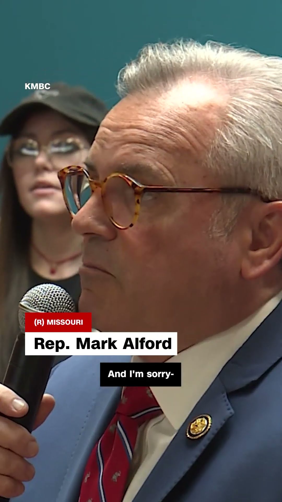 Crowd clashes with congressman over DOGE layoffs