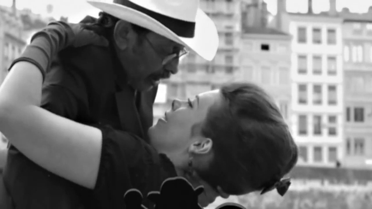 Смотреть «Slow Joe and The Ginger Accident - Cover Me Over [Clip Officiel]» на YouTube