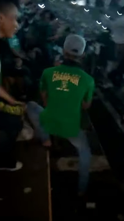 Kemenangan PERSEBAYA pesta kami! Joget bareng duo virgin liga 2 #Bonek HUUAA!!