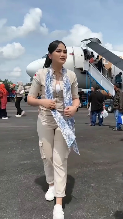 😱,The air hostess in the world famous! #shortsfeed #viral