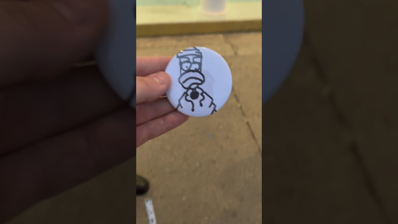 teaching people how to make pinback buttons ⚙️😁 