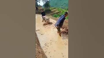 Cày ruộng bậc thang