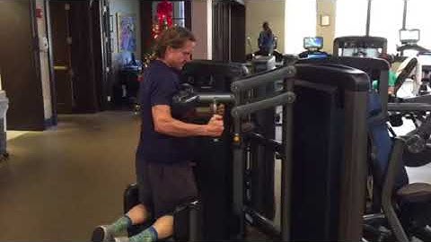 Rotary torso machine ( Precor)