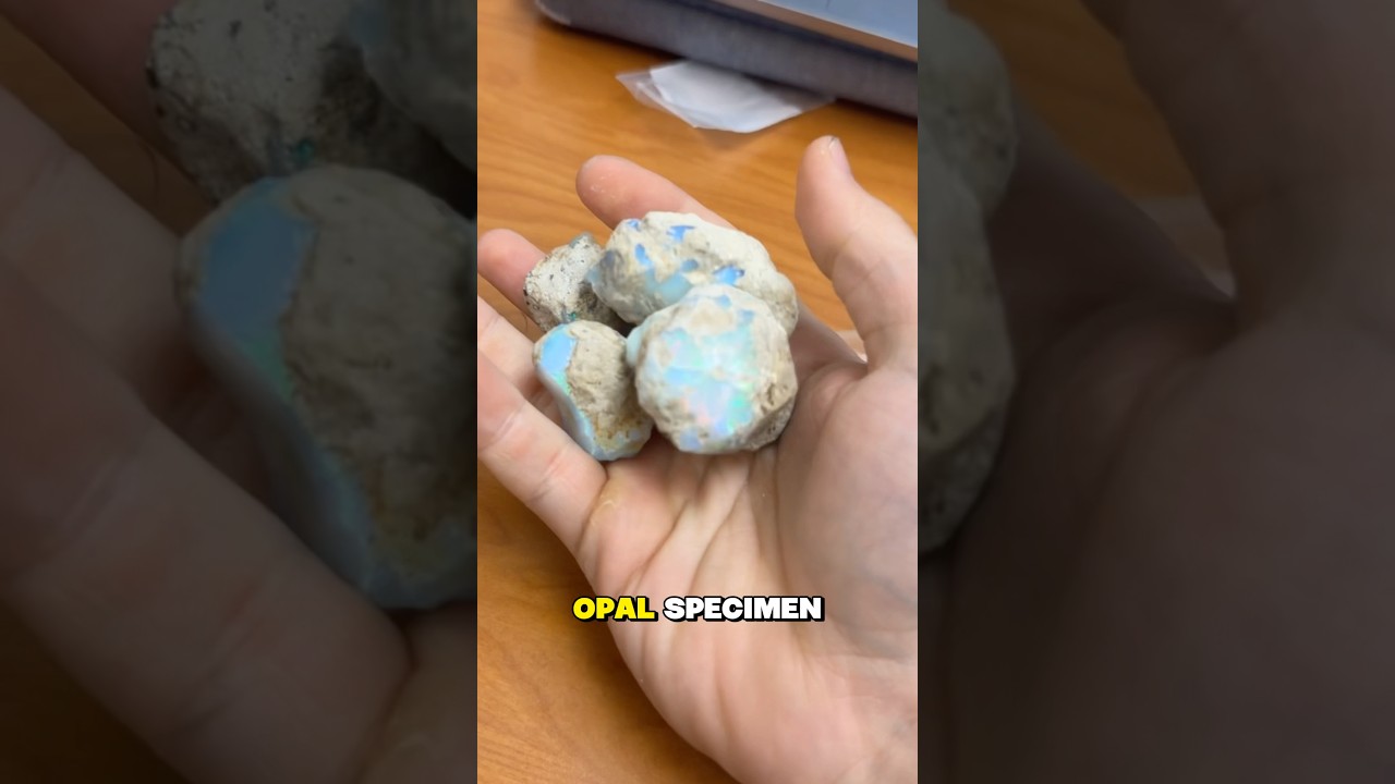 Что на самом деле находится внутри необработанного опала?