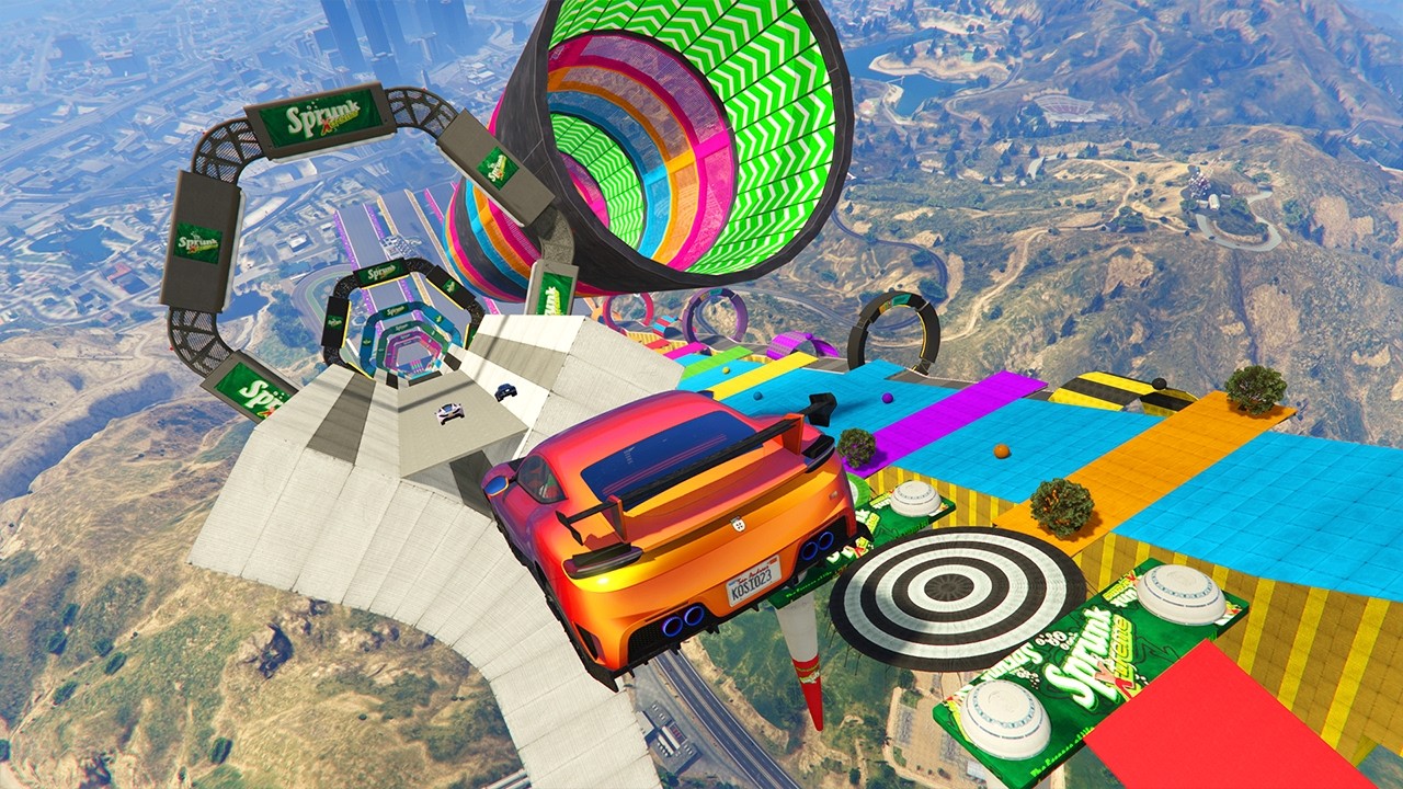 MEGA RAMPA CON DIFERENTES NIVELES!! - FINAL DE CINE!! - CARRERA (GTA V ONLINE)