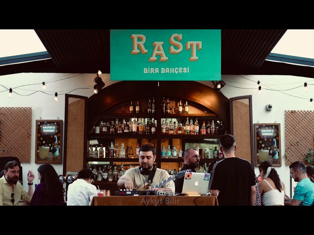 Aykut Bilir live at Rast Bira Bahçesi class=