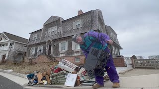 BULK Trash Picking MULTIMILLION Dollar Beach Town!