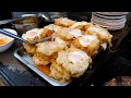 손님들로 골목 전체가 꽉차는, 해산물 계란 후라이와 오이스터 오믈릿 - Egg Omelette Egg Fried Oyster Omelette - Thai Street Food