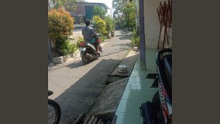 mlaku bareng