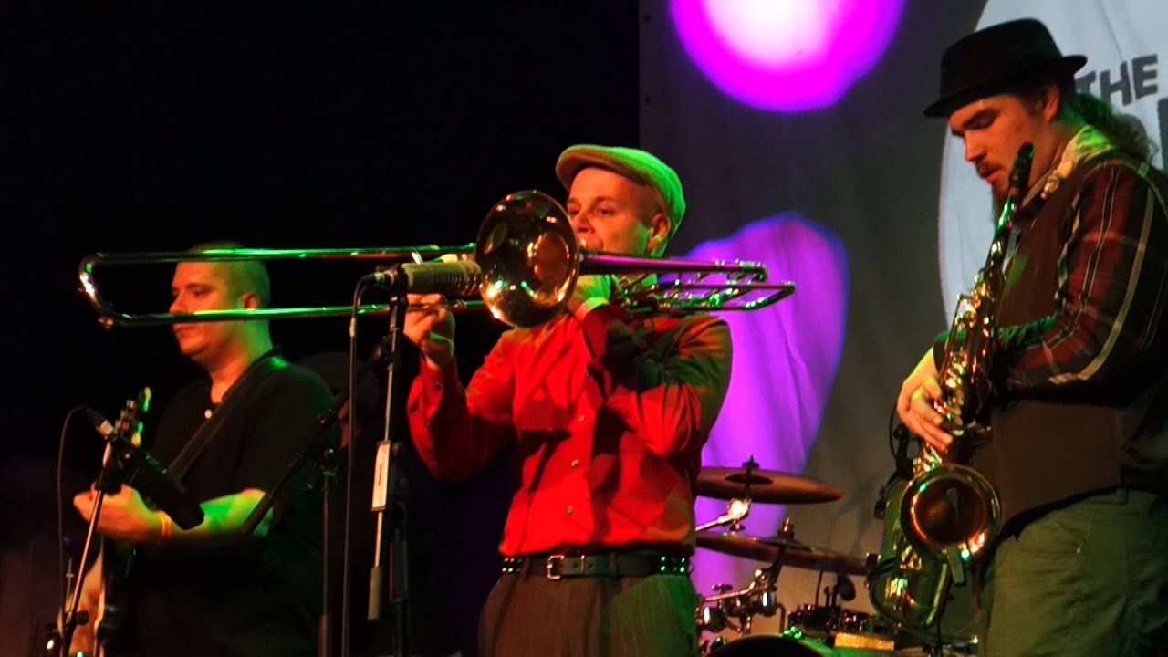 The Pressure Droppers - Cruisin' (live at Freedom Sounds Festival)