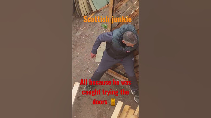 Scottish junkie jo caught trying the doors 🚪 and then went mad 😠 😡  please share 🙏 #junkie #scotland