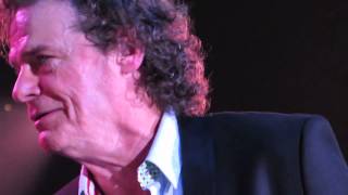 B.J.THOMAS Pays Tribute to ELVIS, Sings "Suspicious Minds," 2013 chords