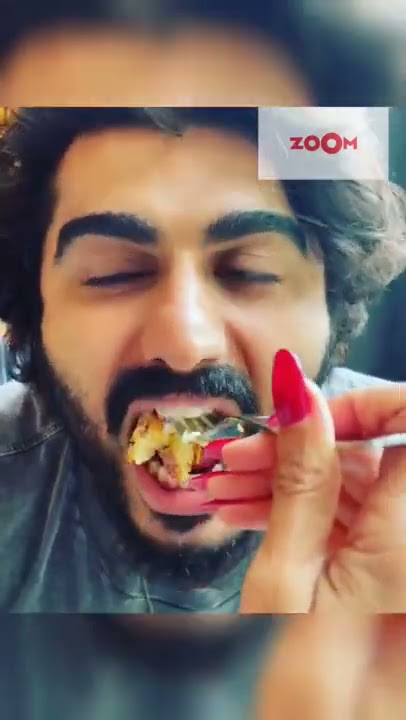 Malaika Arora feeds cake to Arjun Kapoor on his birthday 😍 | #shorts #malaikaarora #arjunkapoor