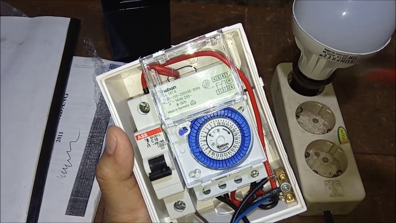 Test panel timer theben 181h [ O2 World ] - YouTube