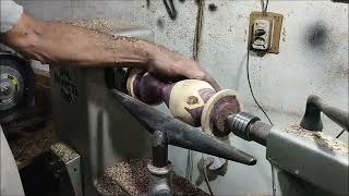 torneando um vaso de jacarandá