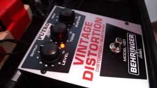 Behringer Vintage Distortion VD-1 - YouTube