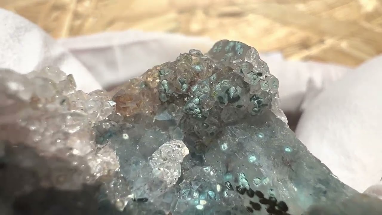 シャッタカイトインクォーツ・Shattukite in Quartz／ナミビア産』SH