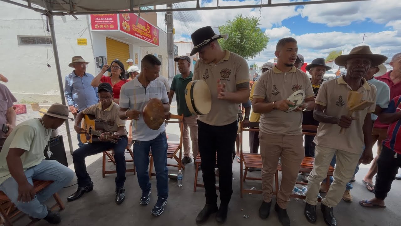 SAMBA NA FEIRA LIVRE DO BRAVO(SERRA PRETA BAHIA) ALEX & NEL SAMBADOR DANDO UM SHOW DE BATUQUE !