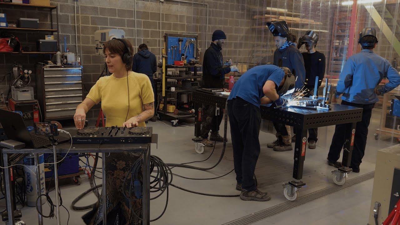 Playing music in a lab in Brussels - Anyplace is Fine Ep. 4 / Isa - YouTube