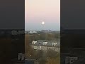 Вертолёт опускается вниз рядом на станции Панки
