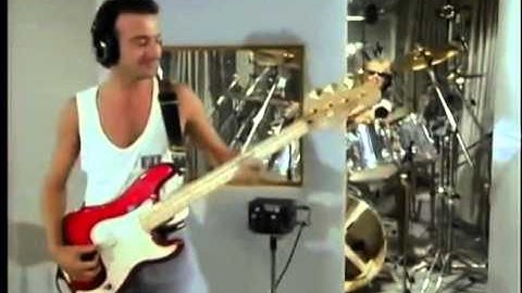 Queen - One dump, one turd, two tits, John Deacon