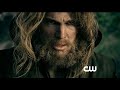 بيعيش على جزيره لمده ٥ سنين وبيرجع لبلدو وبيتحول لبطل خارق ملخص الحلقه الاولى مسلسل Arrow 