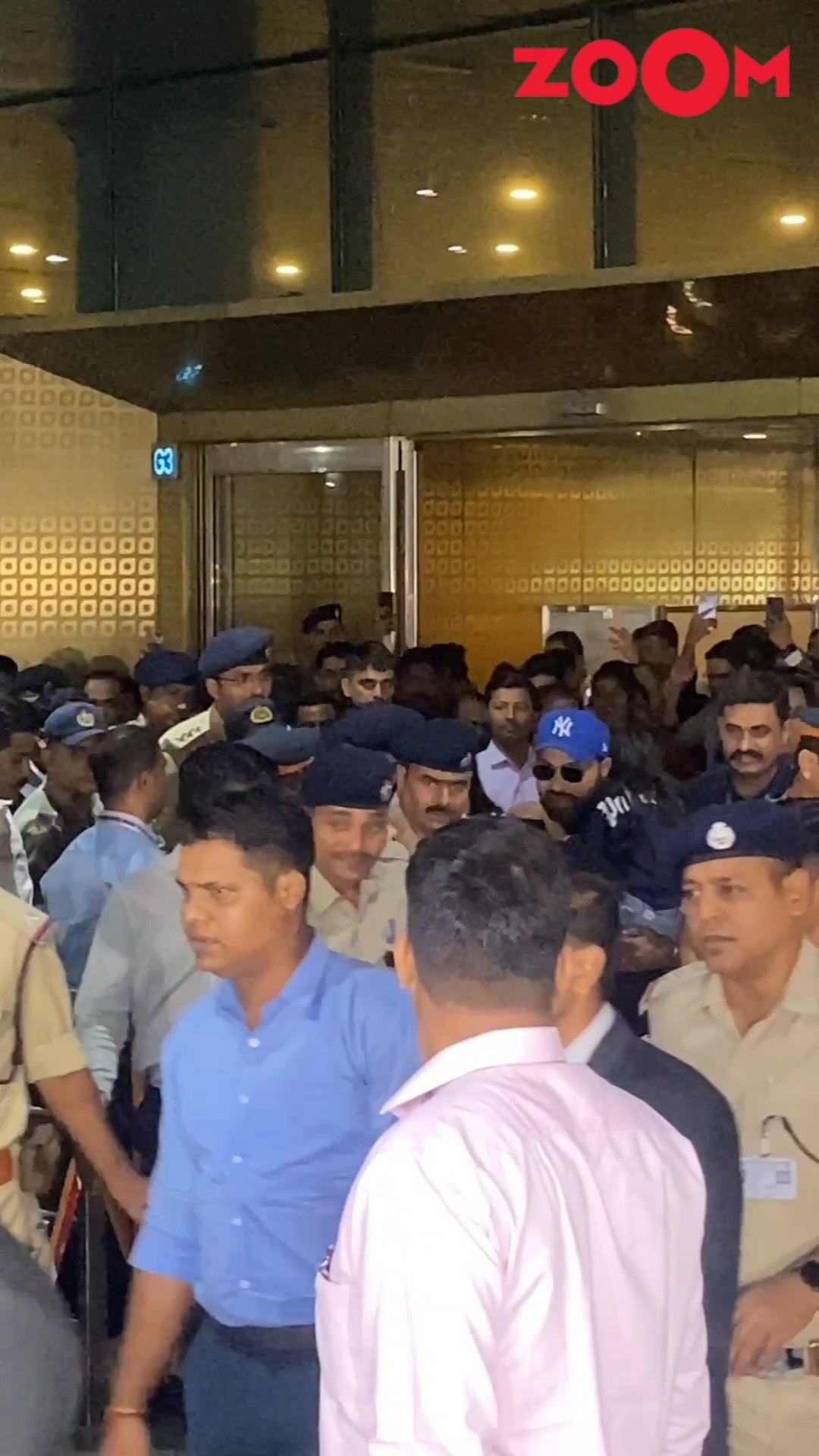 Rohit Sharma ARRIVES in Mumbai with family after winning Champions Trophy 2025? #shorts #rohitsharma