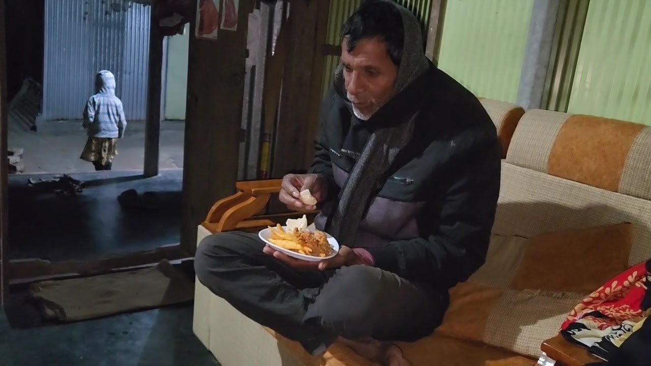 মানুষটা কী ছিলো আর কী হয়ে গেলো । Bangladeshi Simple Village vlog | Village  Vloger |