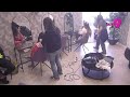LJUTE SUPARNICE JEDNA PORED DRUGE! Muk u frizerskom salonu, pored njih se ne čuje ni mušica!