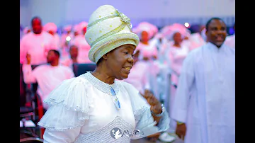 MAMA BOLA ARE ADVICE TO GOSPEL SINGERS AT ALL WHITE CONCERT