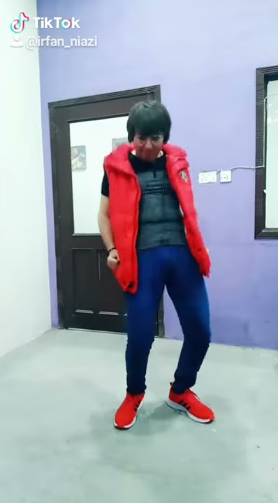 Kis disco Mai jayen by Irfan niazi#bestof2019 #johnlennon #pakistani #dancer#Model #performer