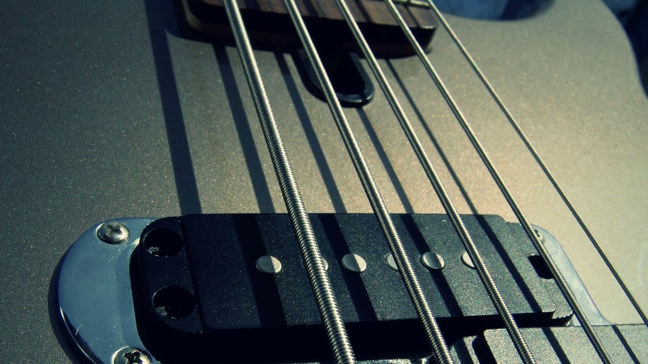 Audioslave - Show Me How To Live (Drop D) (bass solo)